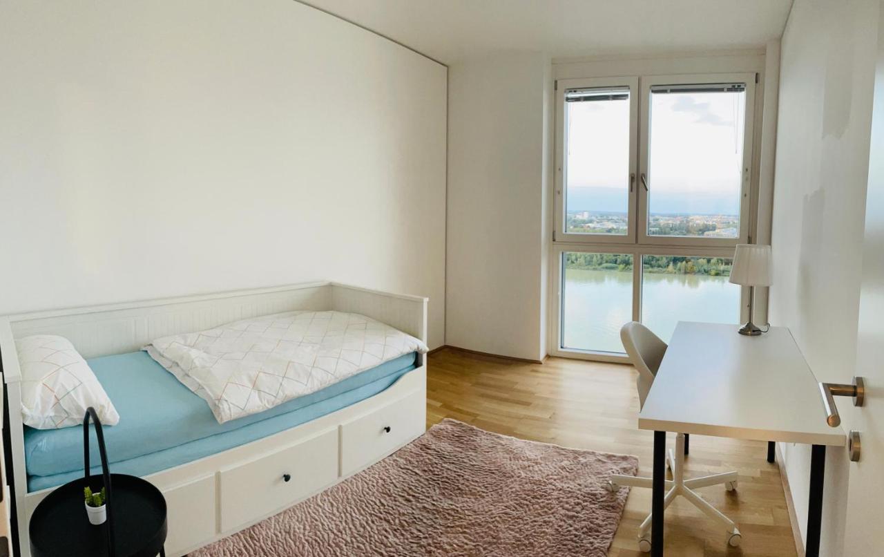 Danube Skyline Executive Apartamento *